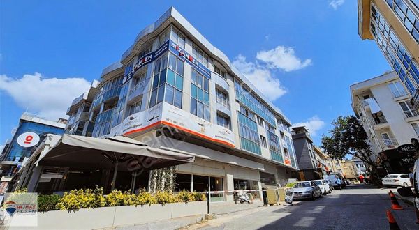 Çekmeköy Mimar Sinan Mahallesi Zin D İş Merkezinde Kiralık Ofis