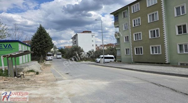 Pamukova Elperek Mah. Parka Cephe Köşe Parsel Arsa