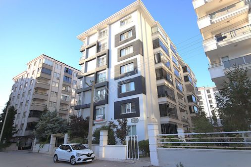 Taşpazar Mahallesinde Bakımlı Masrafsız 3'cepheli Kiralık 3+1daire