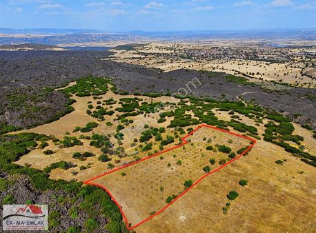 Kula'da Jeopark Sahasında Satılık 6200 M2 Bağ-tarla