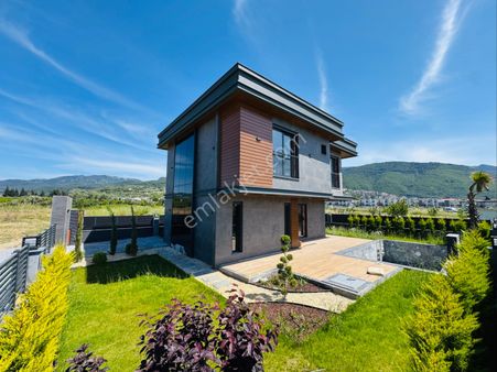 Kuşadası Güzelçamlı'da Siteden Bağımsız 3+1 Tam Müstakil Villa