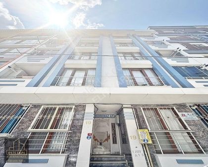 Elit Yapıdan Ulaşıma Yakın Yatırıma Uygun 1+1 Bahçeli Bahçekatı