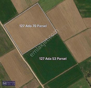 Premium Dan Köprülü Köyünde Tarla