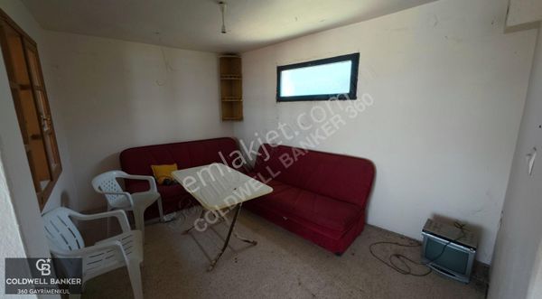 Yeni Foça'da Yaz Kış Kullanıma Elverişli Satılık Müstakil Ev