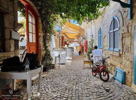 Alaçatı Çarşının Kalbinde Yatırımlık Taşınmaz!