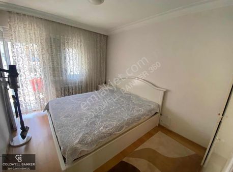 İzmir Mithatpaşa Caddesinde Deniz Manzaralı Satılık Yalı Dairesi