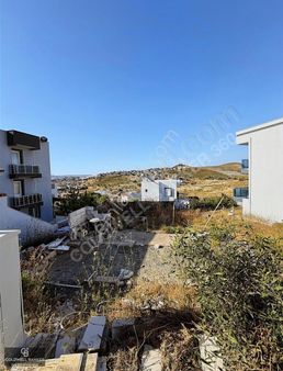 Seferihisar Zümrüt Evler Sitesi İçerisinde Satılık Villa Arsası