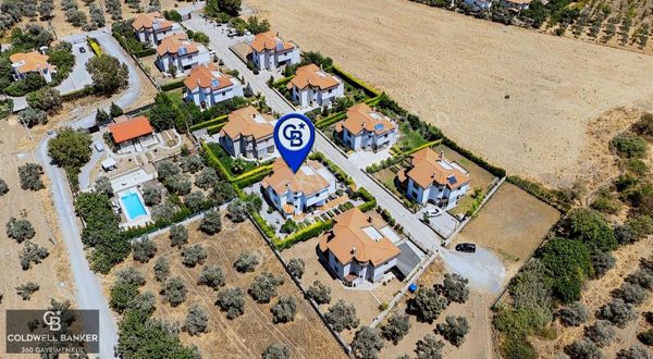 İzmir, Kemalpaşa, Çiniliköy 6+1 Satılık Villa