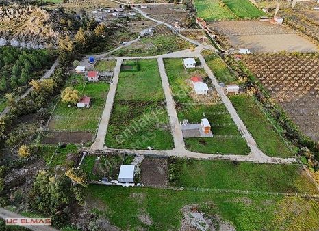 Üç Elmastan Muhteşem Birdoğanın İçinde 400 M²kullanımlı Bahçemiz