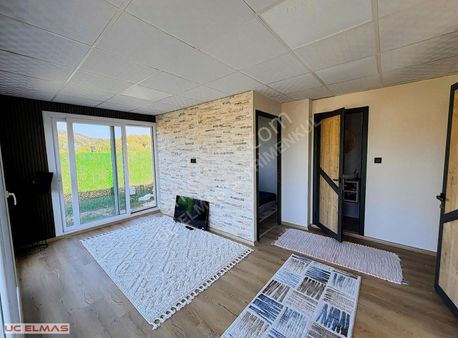 Üç Elmastan Muhteşem Konumda 55 M²2+1 Kapalı Mutfak 225 M²bahçe