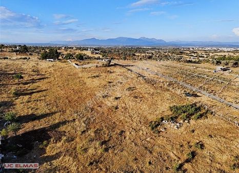 Üç Elmastan Benzeri Olmayan 4.516 M² Tek Tapu Muhteşem Bir Arazi