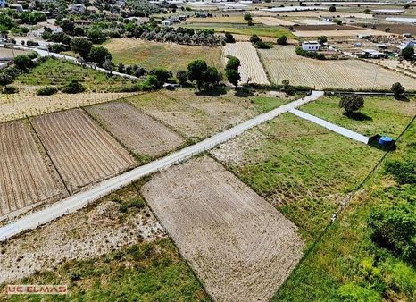 Üç Elmastan Güzellikte Zirve 1.074 M²tapulu İnanılmaz Bir Bahçe