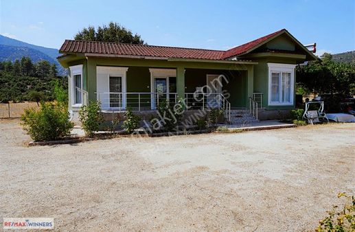 Bayat Bademleri'nde 4126 M2 Yazlık Arazi Ve 2+1 Ev