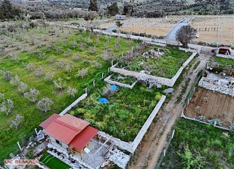 Üç Elmastan Elektrik Suyu Olan 312 M²tapulu Muhteşem Bir Bahçe