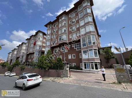 Bosna Bulvarında Cadde Üstünde Sitede Geniş 3+1 Satılık Daire