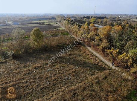 Öğretmen'den Muradiye Mengencikte 750m2 Yatırım Fırsatı