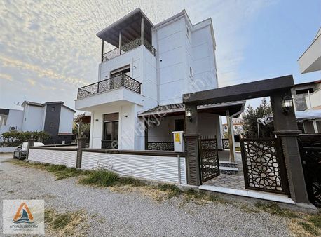 Ayvalık Altınova 4+1 Sıfır Lüx Müstakil Villa