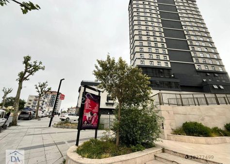 Bağcılar Mahmutbey Luxera Meydan 120m2 Düz Giriş Kiralık Dükkan