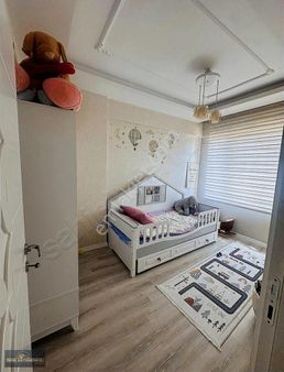 R E N K Ten İbni Sina Da Park Manzaralı 3.5+1 Satılık Daire