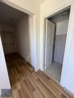 Pusuladan Osmangazide Bulvar Üzeri 2+1 Kapalı Mutfak