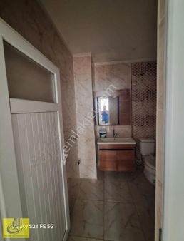 Hürriyet Mah.de Dükkan Üstü 1 Kat 3+1 Yapılı Daire