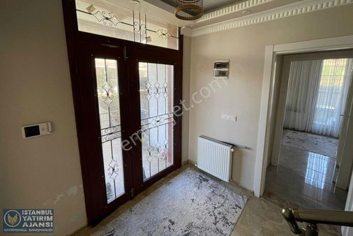 Fırsattt-büyükçekmece Güzelcede 3 Katlı Tadilatlı Satılık Villa