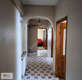 Gölcük Merkez Mh.preveze Caddesinde 3+1 Daire