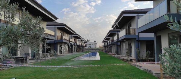 Döşemealtı Altınkale Mh.sitede Sıfır Satılık 5+1 Villa