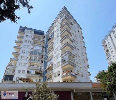 Remax Palm'den Cumhuriyet Mah.'de Geniş Oturum 4+1 Satılık Daire
