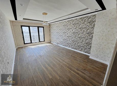 Eksen Gayrimenkul'den Cadde Üzeri Full Yapılı Katta 3+1 Daire