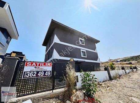 Villakent Te Müstakil Havuzlu Ve Bahçeli Satılık 4+1 Villa