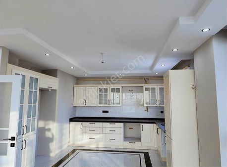 Okullar Bölgesinde İçi Lüks Yapılı 3+1 Satılık Daire