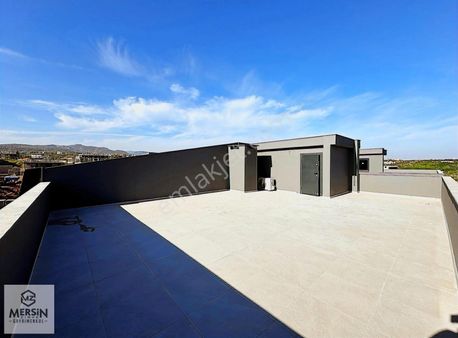 Mezitli Kuyuluk Bölgesin'de Site İçirisin'de Kiralık Villa