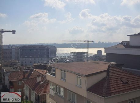 Cumhuriyet Mah.1+1 65 M2 Yatıtımlık Manzaralı Arakat Daire...