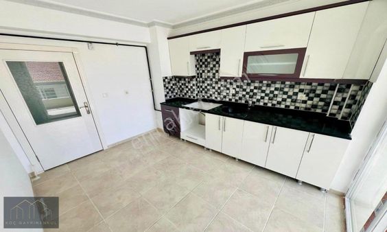 Koç Gayrimenkul'den Kanunu Mh. Ara Katta Kök Tapu 3+1 Satılık