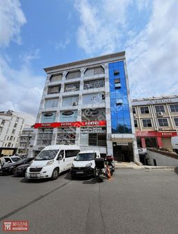 Merter Maviş Center'da Kiralık 375m2 Ofis&showroom'a Uygun