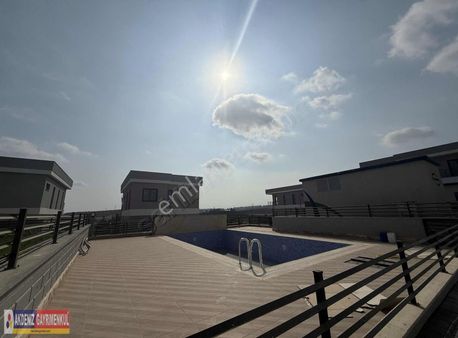 Sarılar İnşaat Aria Modern De Geniş Bahçeli C8 No'lu Lüks Villa