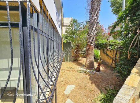 Kuşadası Kadınlar Plajında Sahile 100 Metre 6+1 Villa