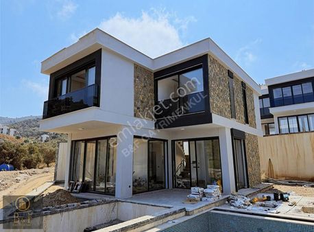 Muğla Milas Güllük Mahallesinde Ultra Lüks Villa