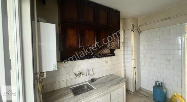 Antep Lisesi Yanında 4.kat 3+1 Asansörsüz Hasarsız Daire