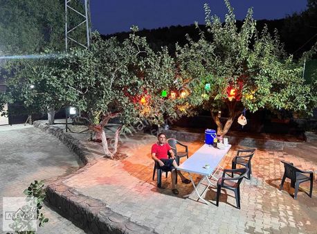 İncesu Da Etrafı Çevrili Satılık Eşyalı 2.077 M2 Bağ Evi