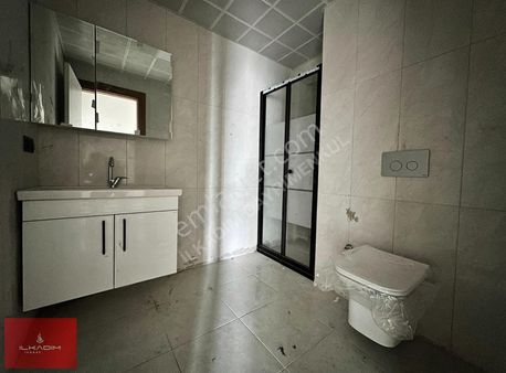 İlkadımdan Pamuklarda Manzaralı Yerden Isıtmalı Sitede 4+1