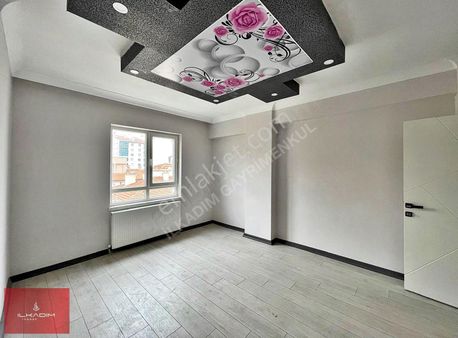 İlkadımdan Sancaktepede Yapılı Yeni Binada Güney Cephe 5+1