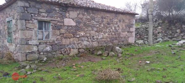 Bergama Kocaeliler Köyünde Satılık Taş Ev