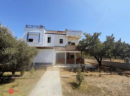 Dikili Salihler Mahallesinde Satılık Site İçi 3+1 Yazlık