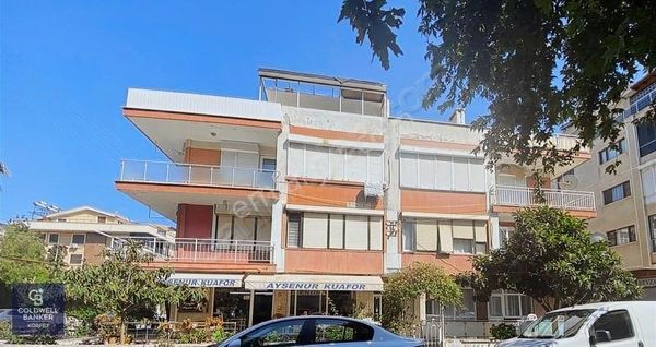 Akçay Kordon Arkası Deniz Manzaralı Teraslı Satılık 2+1 Daire