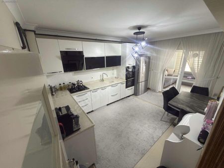 29 Ekim Mah 3.5+1 Muazzam Genişlikte E.banyolu Daire