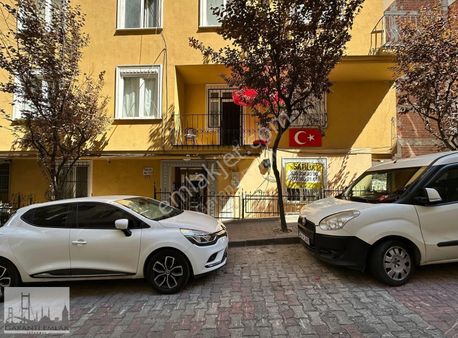 Acil Satılık 3+1 Düz Giriş Kapalı Otopark Bahçe Kullanımlı 85 M2