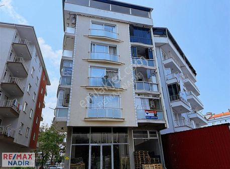 Remax Yunus Emre'den Prestijli Konumda Asansörlü Geniş 2+1 Daire