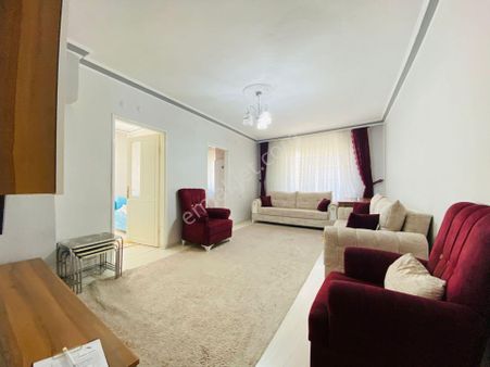 Peyami Sefa'da 1.katta Yapılı 3+1 Satılık Daire !!!